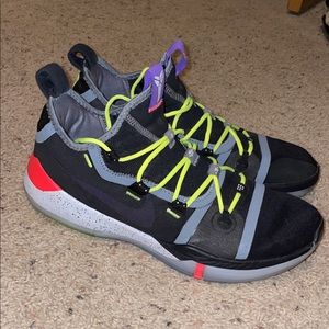 kobe basketball shoes size 11